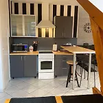 Le Petit Mirabellier Apartment