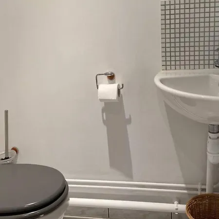 Le Petit Mirabellier Appartement *