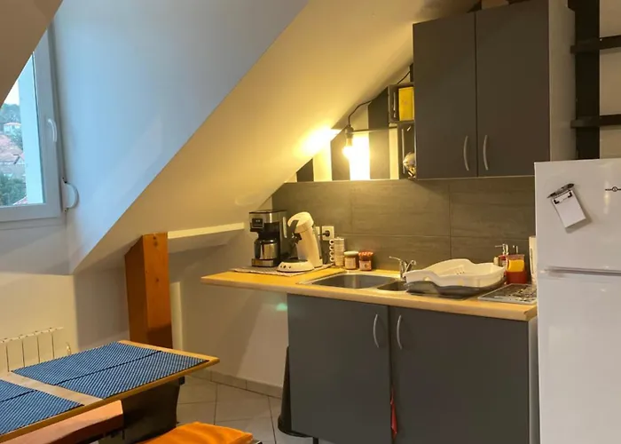 Le Petit Mirabellier